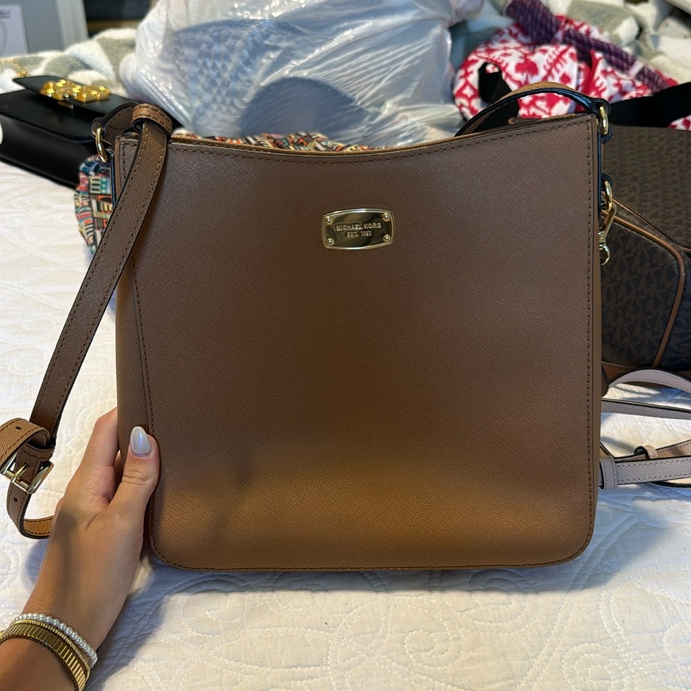 Crossbody bag